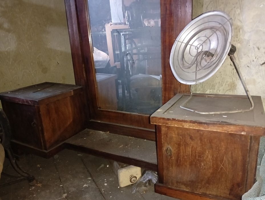 Toaletką drewniana  z PRL