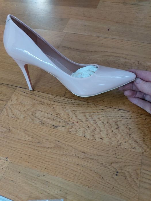 Buty damskie na obcasie