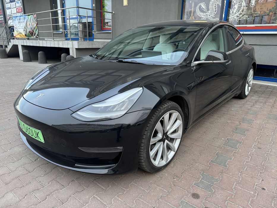 Tesla 3 Long Range DualMotor Europa