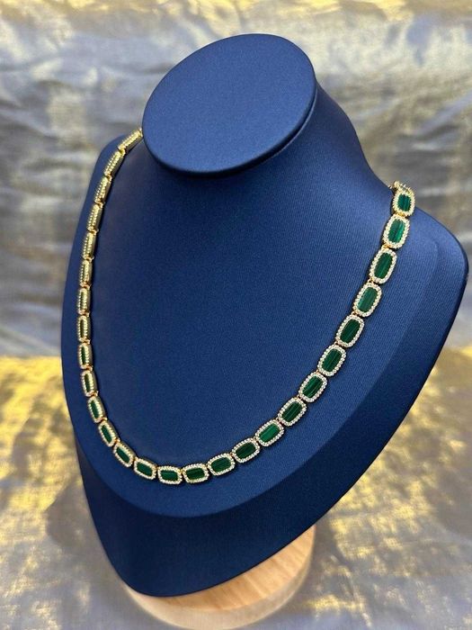 Naszyjnik modowy APM Monaco z zielonego malachitu