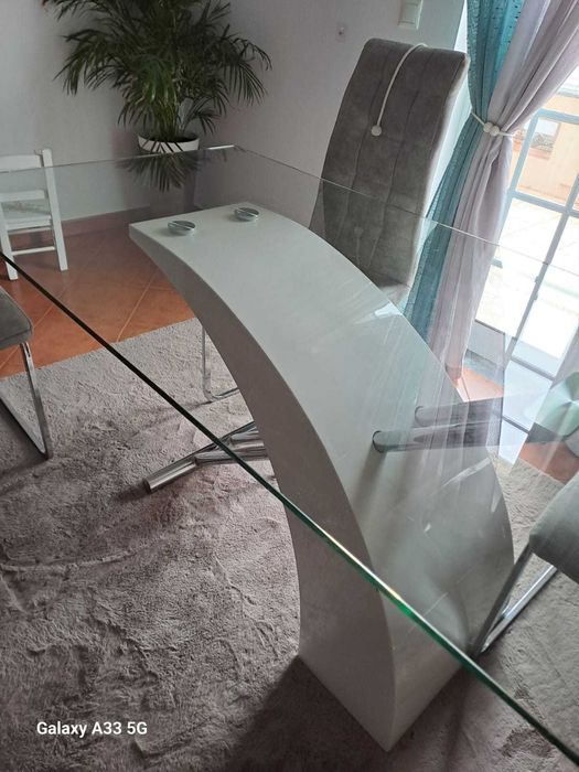 Mesa de vidro Medidas: 90cm X 180cm