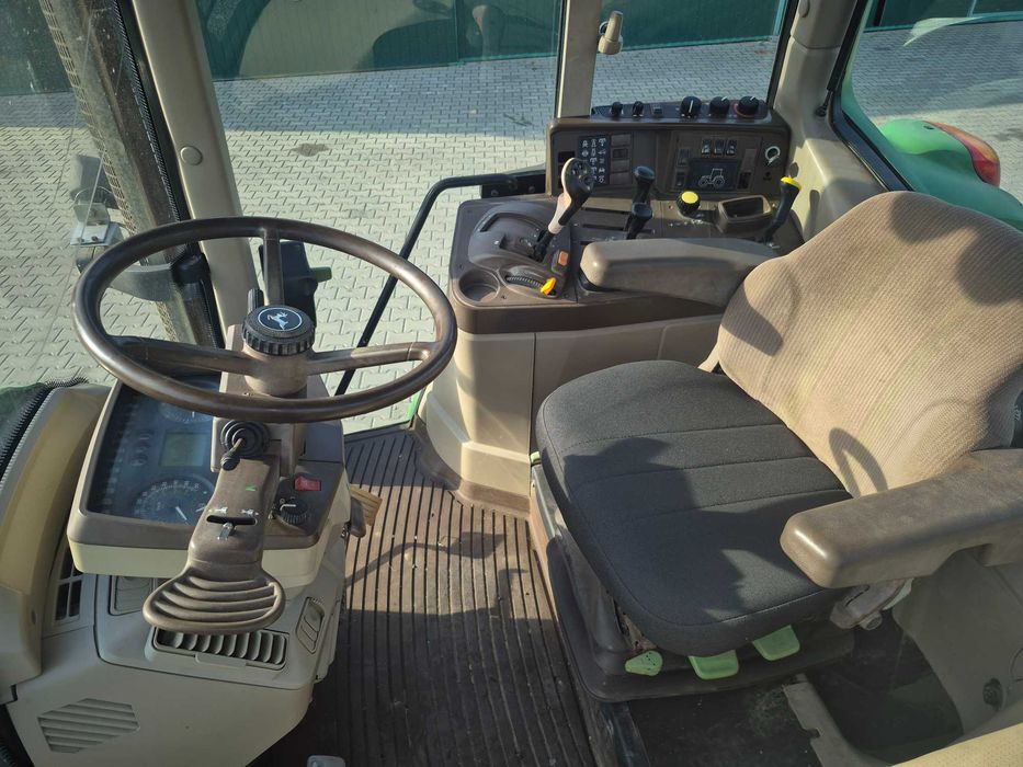 Ciągnik JOHN DEERE 6620 . 2006 rok