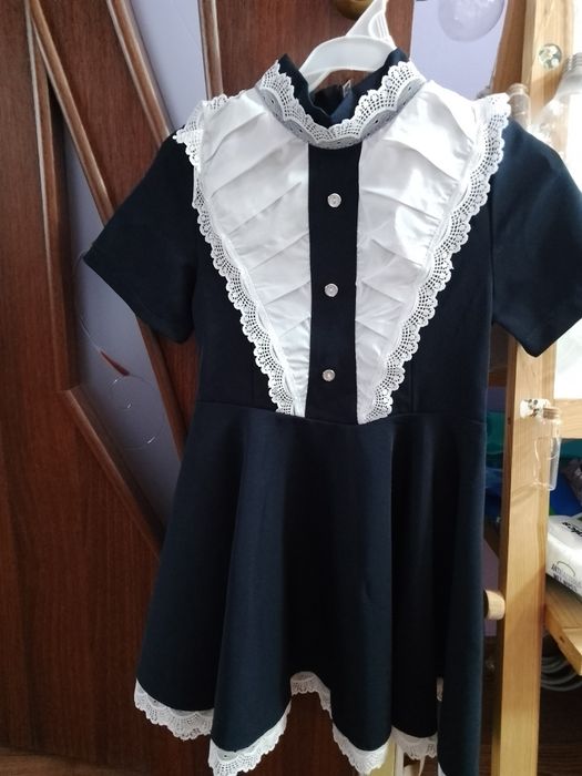 Шкільна форма для дівчаток