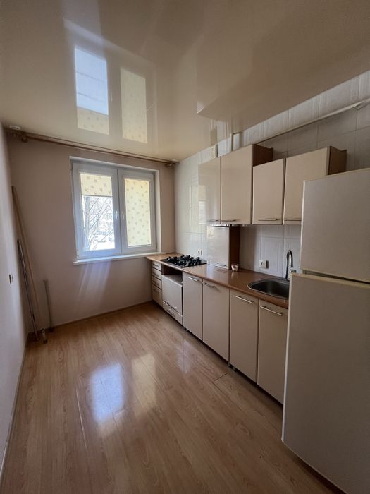 Продам 2 кімнатну квартиру 5-Зарічний будинок 25.