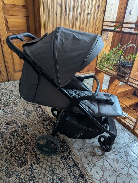 Продам прогулянкову коляску Carello Bravo