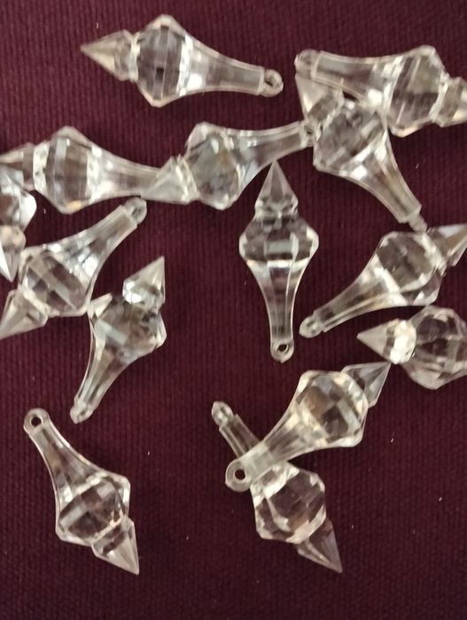 Акриловий декор - кришталик " Піка"