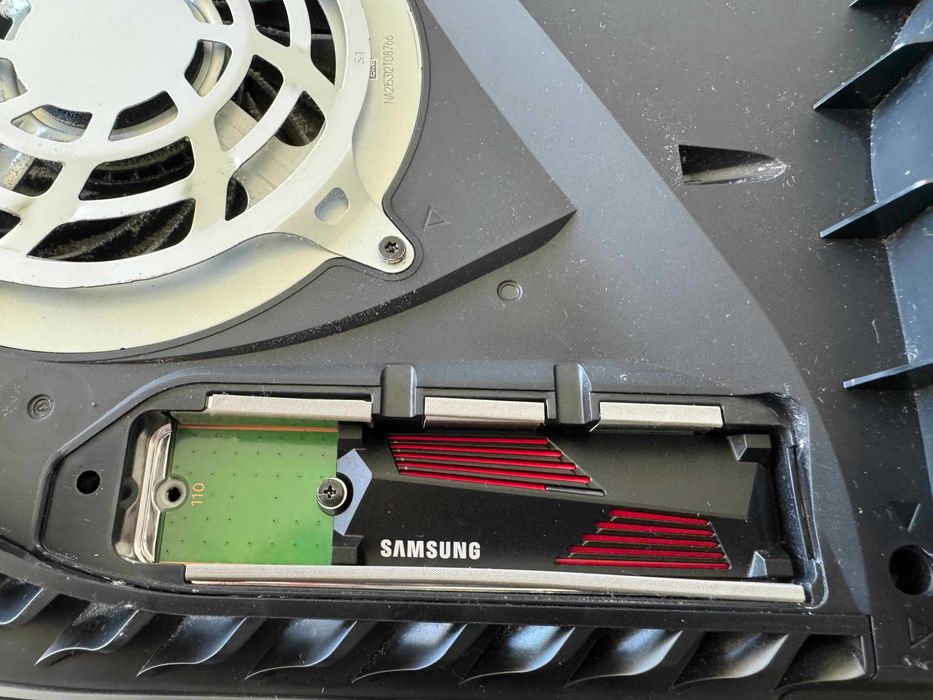 PlayStation 5 + SSD Samsung 990 PRO 2TB