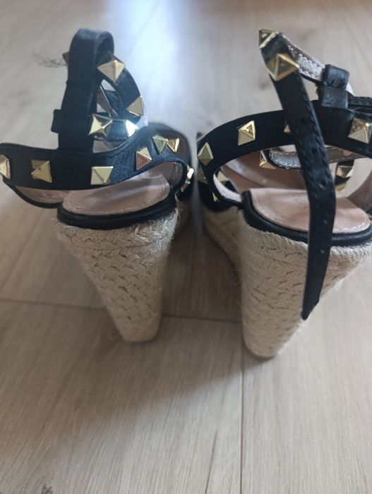 Buty na koturnie 39