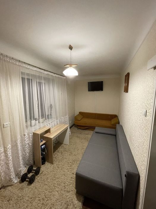" 2 - кім. квартира з гаражем в центрі міста