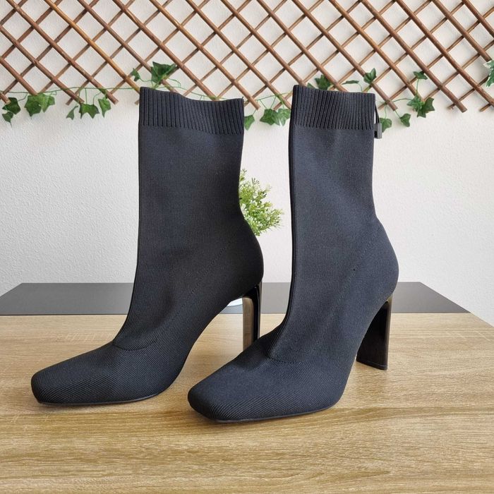 Botins tipo “meia" - elásticos