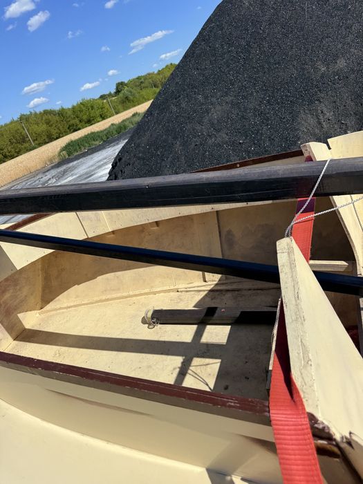 Яхта парусна моторна двух палубна с лафетом лавет катер