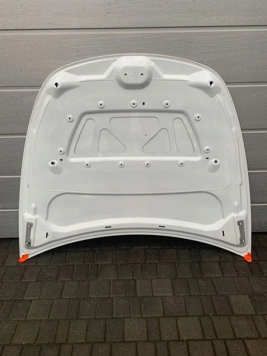 Tesla Model Y капот - рест/ до рест