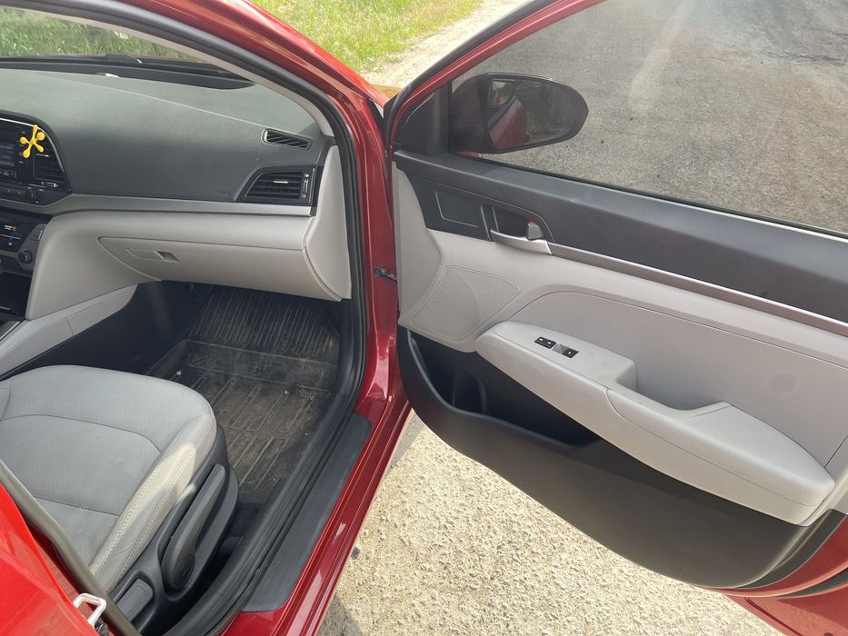 Hyundai  Elantra
