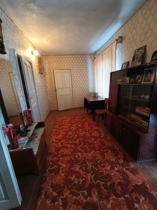 Продається будинок за межами міста