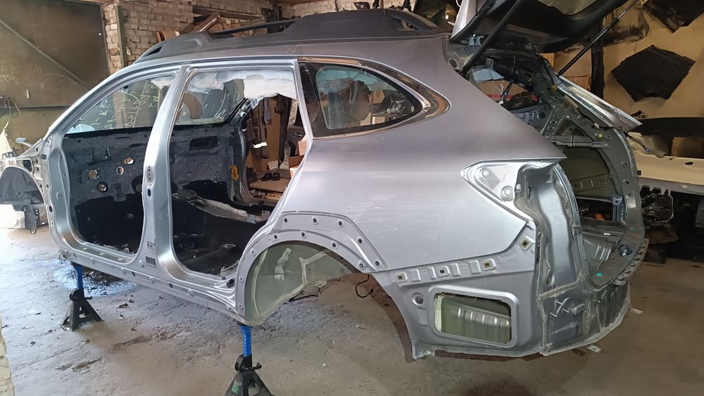 Четверть Subaru Outback b16 2023 2024
