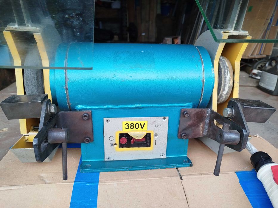 Станок точильно-шлифовальный 3Л631