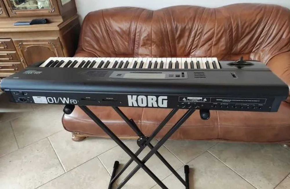 Клавіші Korg 01W FD