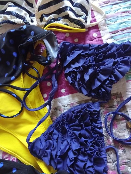 Várias partes de bikini