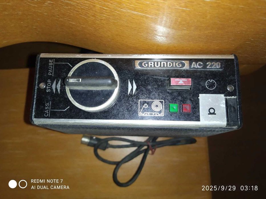 ## AutoRadio Grundig ac220 cassete (vintage) ##