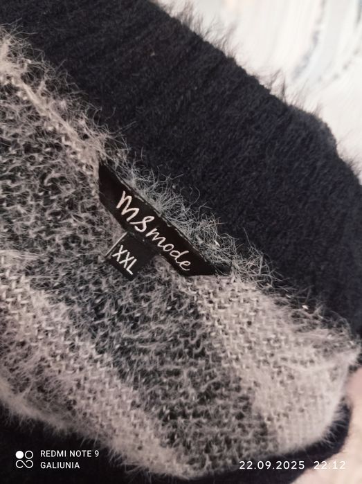 Женский тёплый свитер большого размера