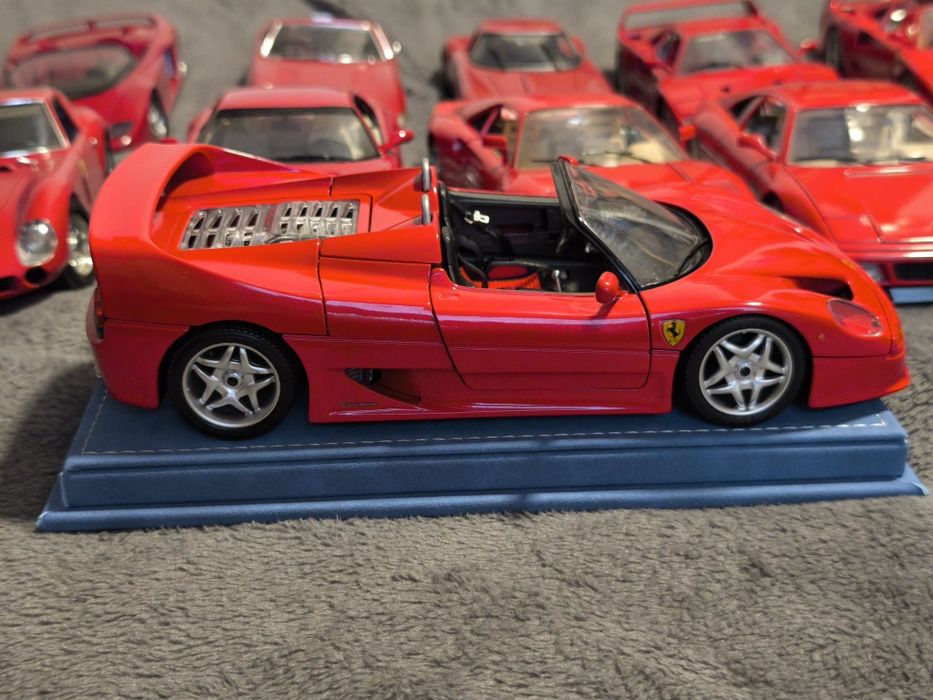 Ferrari F50 Roadster 1:18 by Bburago