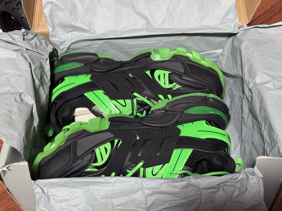 Продам кросівки Balenciaga Track