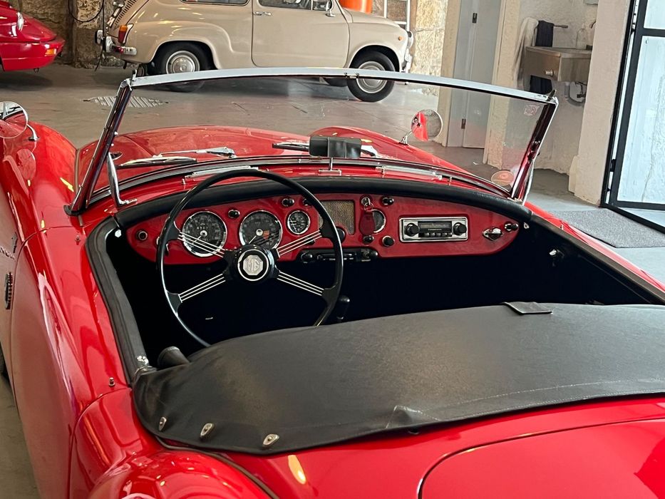 MG MGA