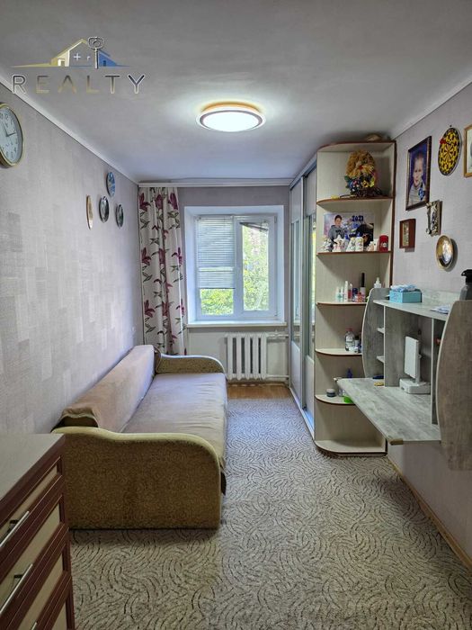 Продаж двох суміжних кімнат у гуртожитку сімейного типу (213-381-847)