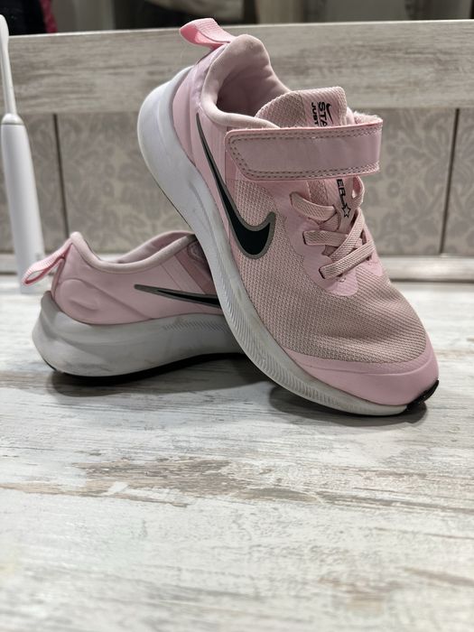 Кросівки на дівчинку, nike 30 розмір