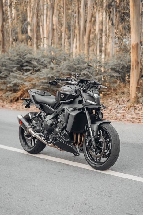 Yamaha MT-09 2025 Akrapovic