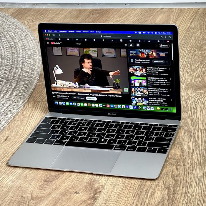 MacBook 12” 2017 Retina / intel m3 / 8GB / 256GB / 920 грам