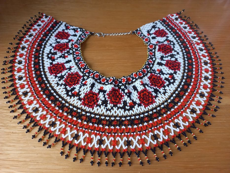 Традиційна українська силянка з чеського бісеру до вишиванки, намисто