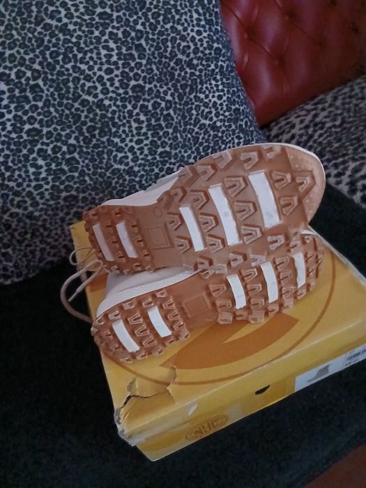 Botas fabulosas forradas a pelo são peça unica