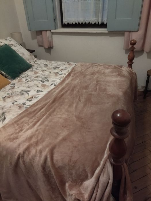 Cama Antiga Em Óptimo Estado com Colchão