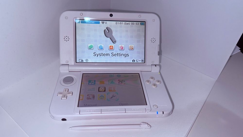 Nintendo 3DS XL Branca - como nova + Cópia Digital de Mario Kart 7
