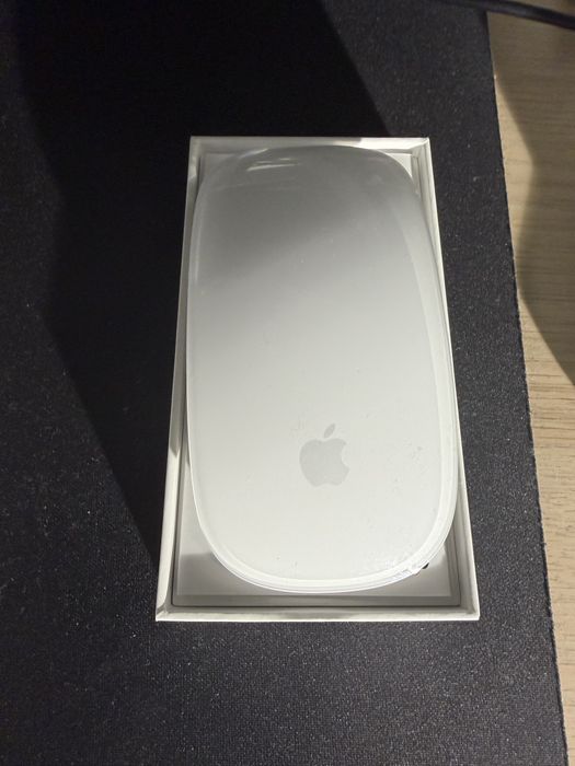 Apple Magic Mouse 2488886325604536320
