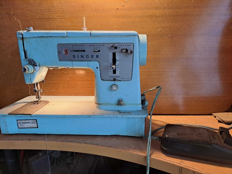 Maquina de Costura SINGER model 348