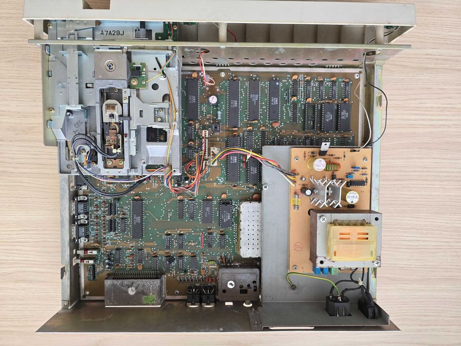 Commodore 128D + klawiatura