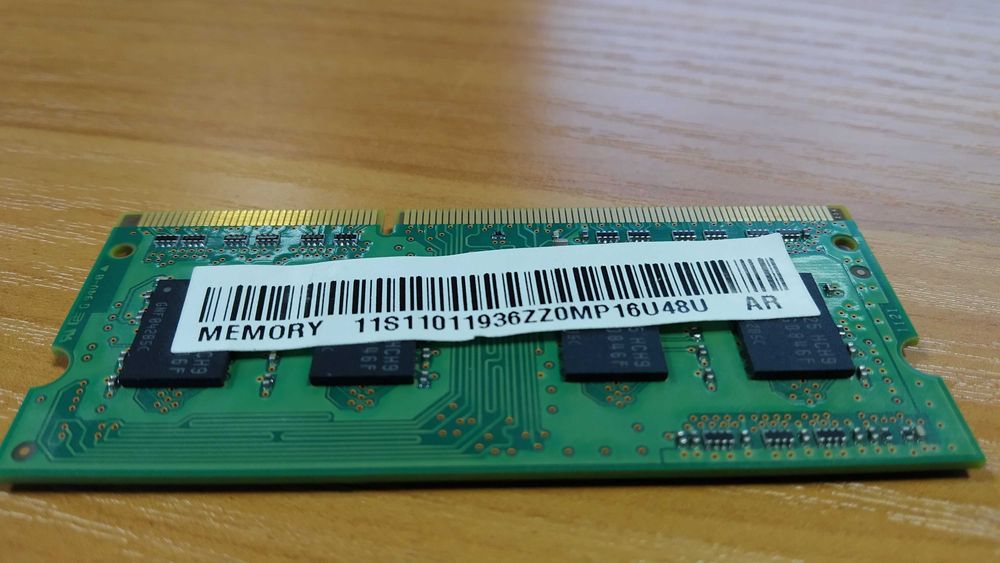 Оперативна пам'ять RAM DDR3 1Gb Samsung 1R*8 M471B2873FHS-CH9
