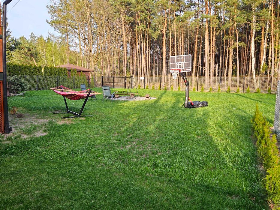 Komfortowy wygodny domek , Altana  , Jacuzzi , ognisko , basen.