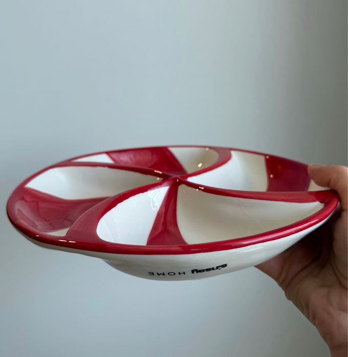 Тарілка яскрава святкова новорічна у святковому стилі у формі цукерки