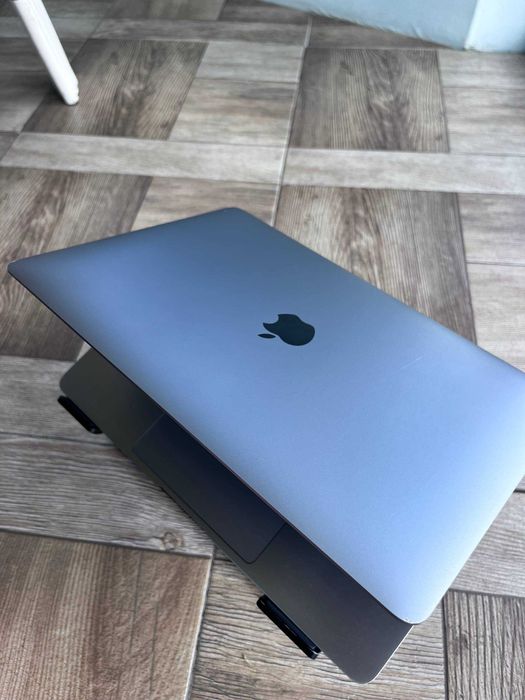 Продаю Apple MacBook Air 13, 2020, Space Gray (256GB) M1