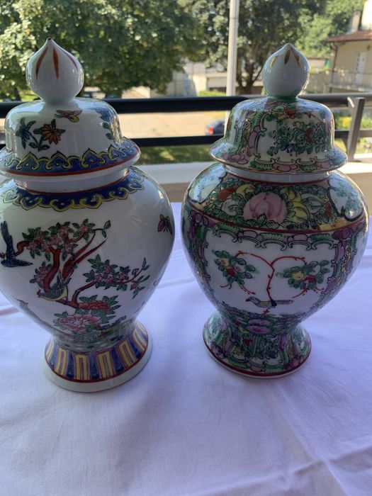 Potes antigos em ceramica de Macau