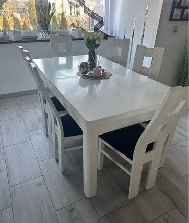 Stół plus szesc krzeseł