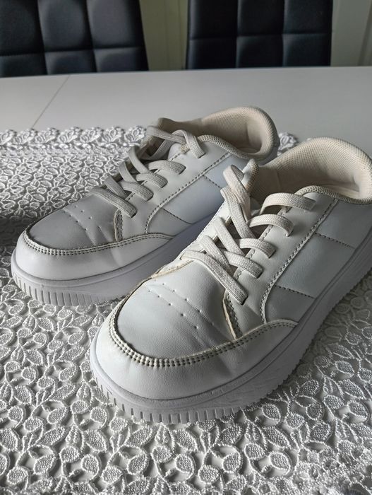 Buty sportowe dla dziewczynki