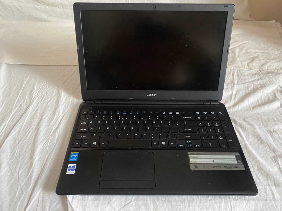 Laptop Acer e1-572  Core i5 4200U  8 GB Windows 11