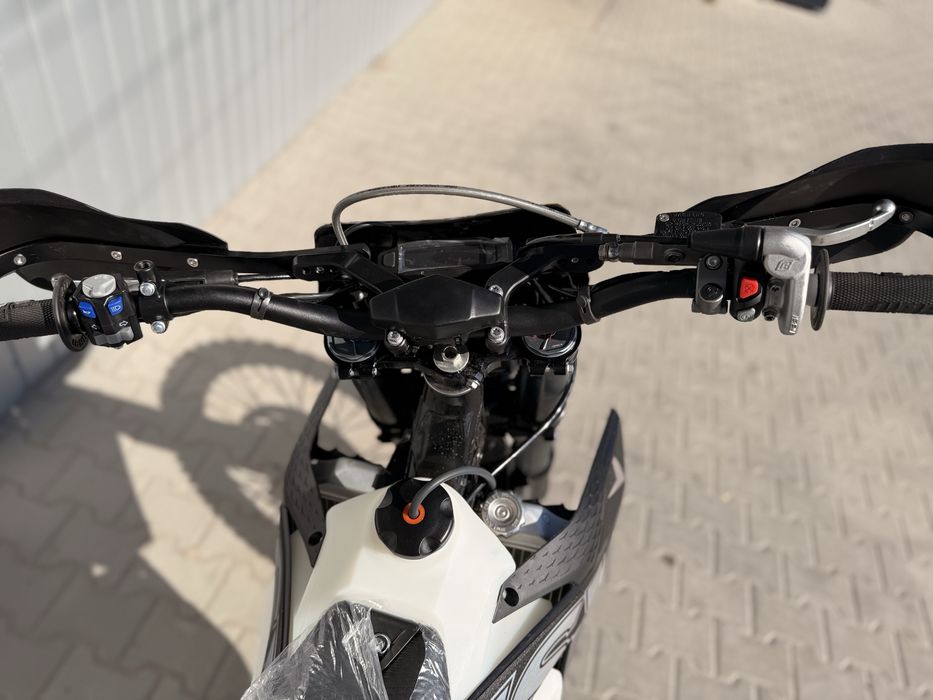 Мотоцикл ESX NB300lite