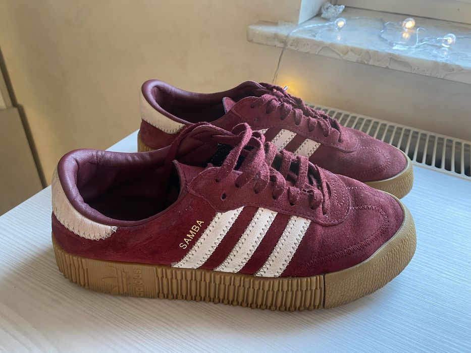 Жіночі кросівки 37 розмір