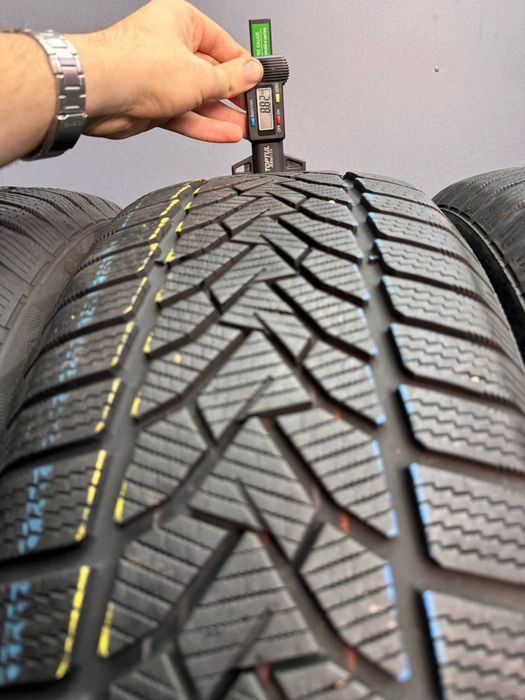 Шины БУ 235 55 R 19 Uniroyal winterexpert Зима Комплект резина