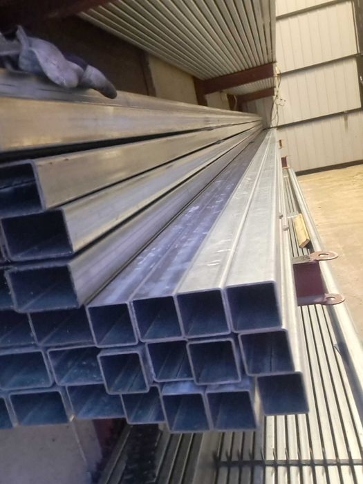 Slupek ogrodzeniowy ocynkowany 80x80 x 2 mm dl 250 cm